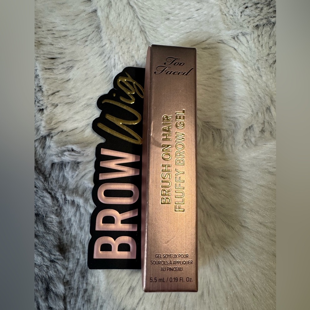 Too Faced - Brow Wig Brush On Hair Fluffy Brow Gel - Auburn $25 Retail